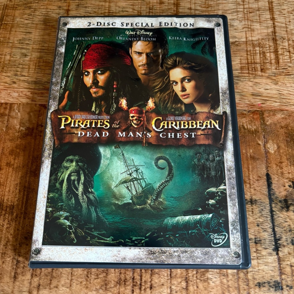 Pirates of the Caribbean Dead Man’s Chest DVD